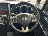 【ステアリングスイッチ】運転中、前方から目線をそらすことなく、オーディオ等の操作が可能な便利機能!安心&快適なドライブを演出してくれます♪
