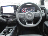 ノート クロスオーバーの運転席廻りになります。