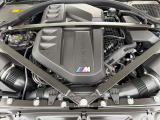 3L直列6気筒BMWツインパワー・ターボ・エンジン。出力353kW〔480ps〕/6,250rpm(カタログ値)、トルク550Nm/2,650-6,130rpm(カタログ値)♪