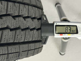 冬タイヤの残り溝はmmです。スリップラインからは6.7mmとなっております。