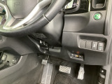 高速で便利なETCがあり、横滑りを防ぐVSAなどのスイッチは、運転席の右側、手の届きやすい位置にあります。