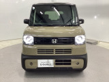 お客様に安全で快適なカーライフをお送りいただくために、中古車にも高いレベルの品質基準を設け、その基準に従って、全ての中古車について納車前整備を実施しています。