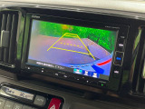 【バックカメラ】駐車時に後方がリアルタイム映像で確認できます。大型商業施設や立体駐車場での駐車時や、夜間のバック時に大活躍!運転スキルに関わらず、今や必須となった装備のひとつです!