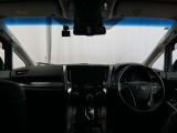 見通しのよいすっきりとした視界で、誰でも運転しやすいです。運転のしやすさは疲れにくさにも繋がりますよ♪