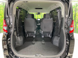 後席を格納すると、これだけの広さが!シーンに合わせたシートアレンジで、大きな荷物も積むことが出来ます♪