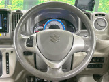 インテリアに合わせたデザインのステアリングは、運転される方のことも考え、運転しやすい形状、大きさです。是非一度、実際に触ってお確かめください。