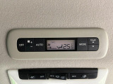 【リアオートエアコン】広い後部座席には必須の機能!風量や温度を自動で調整し前席と同様な車内環境にしてくれるリアオートエアコンを装備。夏の暑さも冬の寒さもストレスなく快適にお過ごしいただけます♪