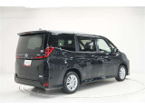 こちらの車は試乗車として使っていた車ですので状態も良く外観のキズなども比較的少ないです。