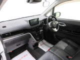 ダイハツのお店では、ダイハツ車を知り尽くしたプロフェッショナルが、専用の診断機器を使って各システムを点検しております。