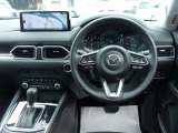 ◆チルト&テレスコピックステアリング◆ドライバーのさまざまな体格に応じて適切な運転姿勢を取りやすいよう、ハンドルの前後位置と高さを調整できます◆