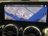 ●純正ナビ:一体感のあるナビは、高級感ある車内を演出してくれます。オーディオ機能も充実しておりますので、運転もより楽しめます♪