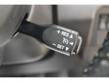 クルーズコントロール☆ アクセルペダルを踏まずに安定走行できるので、高速道路などでの長時間運転の負荷軽減に寄与します。 また、無駄なアクセルの踏み込みが抑えられ、エコドライブにも貢献します!
