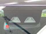 【トヨタセーフティセンス】走行中に前方の車両等を認識し、衝突しそうな時は警報とブレーキで衝突回避と被害軽減をアシスト。より安全にドライブをお楽しみいただけます。