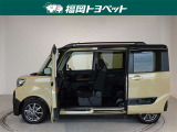 両側パワースライドドア付きだから、狭い駐車スペースなどでの 乗り降りラクラク!小さなお子さまのいるご家庭には嬉しい装備。