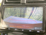 【バックカメラ】駐車時に後方がリアルタイム映像で確認できます。大型商業施設や立体駐車場での駐車時や、夜間のバック時に大活躍!運転スキルに関わらず、今や必須となった装備のひとつです!