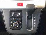 温度を設定すれば、自動で車内の温度管理をしてくれる優れものです♪ATミッションで運転楽々