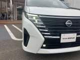 LEDヘッドランプを装備しておりますので、暗い道でも明るく照らしてくれるので安心して夜道やトンネルを運転できますよ!