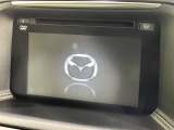 【マツダコネクトナビ】車内の雰囲気にマッチした一体型タイプのナビ。各種車輌設定やBluetooth再生等、様々な機能が楽しめます。直感的なダイヤル操作が可能で、使い勝手も良好です。