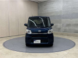 お車購入のポイントとなるフロントマスクです!かわいらしい目つきが印象的なデザインのヘッドランプです。
