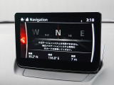マツダコネクトの8インチWVGAディスプレイです。センターコンソールのコマンダーコントロールでの操作に加えて、タッチパネルにもなっていますので、画面にタッチしての操作も可能です。