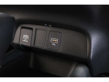 スマートフォンなどの音楽再生が可能なUSB接続ジャック装備車両です♪♪♪