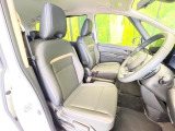 運転席シート廻りは使用感も少なく、良好な状態となっています。前オーナー様が丁寧に使っていたことがよくわかりますね。