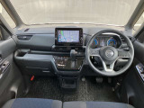 統一感のある広々とした運転席回り