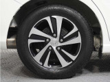 ◆純正アルミホイール装着車◆これで足元まわりも、おしゃれにきまります!