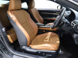 パワーシート搭載。微妙な調整が手軽にでき、適切なポジションで運転することが可能です。