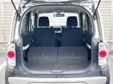 普段のお買い物や通勤、送迎等に十分な荷室スペースを確保しております。セカンドシートを倒すと、大きな荷物の積載も可能です♪