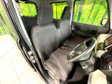 運転席シート廻りは使用感も少なく、良好な状態となっています。丁寧に使われていたことがよくわかりますね。