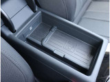 Audi正規ディーラーが高品質をお約束。高度な訓練・教育を受けたAudi専任メカニックが、100項目にもおよぶ精密な点検を実施。すべてクリアしたAudi車だけ、あなたのお手元に届けられるのです