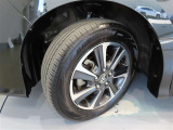 タイヤサイズは205/60R16です。