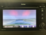 【バックカメラ】運転が苦手な方も車庫入れラクラクです!ギアをリバースに入れれば自動的に切り換わりますので、面倒な操作は不要です♪狭い駐車場もお車を傷つけず安心ですね!