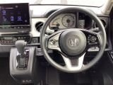 視認性の良いメーターで、運転中も情報がひと目で確認できて安心。見やすさにこだわったデザインで、毎日のドライブがもっと快適に