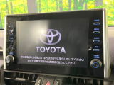 【9インチ ディスプレイオーディオ】大画面ディスプレイへお持ちのスマートフォンと連携して、ナビやbluetoothでの音楽再生が可能です♪デザインはもちろん操作性も良好!別途ナビ機能の取付可能です♪