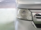 LEDヘッドライトは、点灯の瞬間から光量を発揮し、突然暗くなるトンネルなどでの安定感を高めます。