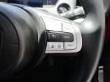 Hondaセンシングの機能のひとつ、アダプティブクルーズコントロール付!アクセルから足を離しても設定したスピードと前車との車間を保ち走行してくれます!車線維持もアシスト☆高速道路で疲労軽減ですね☆