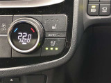 シートエアコン付です。シートを暖めたり冷やしたりできる、快適装備の一つ。 暑い夏もシートが冷える冬も快適にドライブが楽しめそうですね。