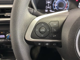 ステアリングにオーディオ操作スイッチが付いています。オーディオ画面に直接タッチしなくても操作が出来ますので、運転に集中できます。