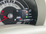 ランプ色で運転状態を表示しエコドライブをサポートするメーター!発電状況バッテリー残量なども一目瞭然!走行距離が少ないのも良いですね!