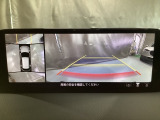 狭い場所での駐車やすれ違いなどでより的確な運転操作に役立つ360&deg;ビューモニターが装備されています。