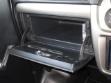 豊富な収納で、いつもすっきりとした車内、ほしい場所にちょうど良い収納を備えました。