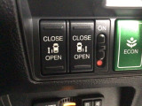 【両側パワースライドドア】両側がパワースライドドアになっており、運転席のスイッチやスマートキーでも開閉が可能です!開口部も広いので乗り降りも楽々♪