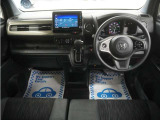 運転にかかわる様々な操作を安全に行えるように視点移動が少なく、操作性に配慮されたスイッチ類が凝縮されたコクピットです。