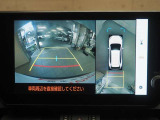 バックガイドモニターで、後方を確認しながら安心して駐車することができます。運転初心者も熟練者も必須の機能ですよ!