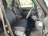 運転のしやすさや、乗り降りにも配慮した運転席