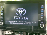 【9インチ ディスプレイオーディオ】大画面ディスプレイへお持ちのスマートフォンと連携して、ナビやbluetoothでの音楽再生が可能です♪デザインはもちろん操作性も良好!別途ナビ機能の取付可能です♪