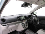 ダイハツのお店では、ダイハツ車を知り尽くしたプロフェッショナルが、専用の診断機器を使って各システムを点検しております。