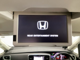 【後席用プルダウンモニター】後ろに乗車している人を飽きさせません♪ テレビやDVDビデオを見ながら楽しいドライブを♪使わない時は格納できますので、ジャマになる事もありません♪